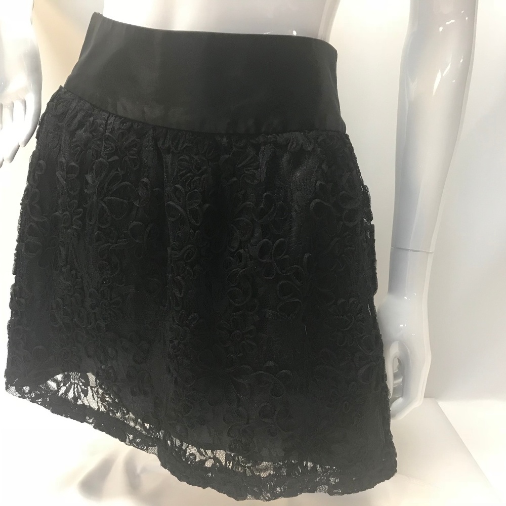 LBK Black Lace Elastic Waist Mini Skirt Small